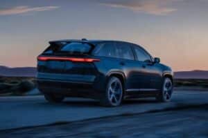 2024-Jeep-Wagoneer-S-19