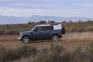 2025-Land-Rover-Defender-110-Hard-Top-3-2048×1365