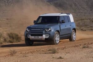 2025-Land-Rover-Defender-110-Hard-Top-8-2048×1365