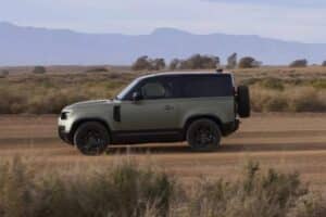 2025-Land-Rover-Defender-90-12-2048×1205