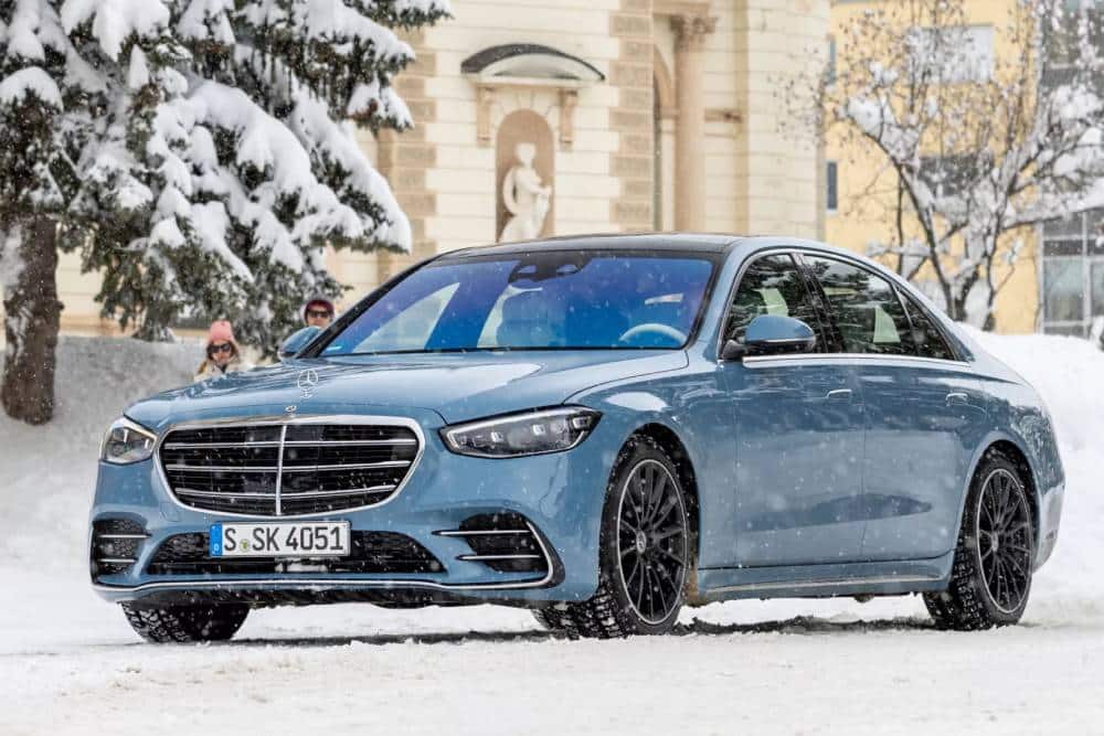 https://autogreeknews.gr/wp-content/uploads/2024/05/2025-Mercedes-S-class-facelift-00016-2048x1213-1.jpg