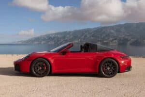 2025-Porsche-911-CS10-Copy-2-2048×1366