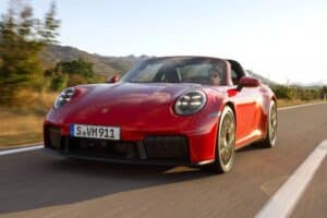 2025-Porsche-911-CS9-Copy-2-2048×1366