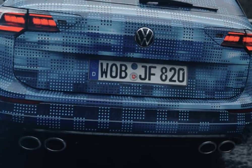https://autogreeknews.gr/wp-content/uploads/2024/05/2025-vw-golf-r-teased-again-hopefully-it-won-t-tak-3.jpg