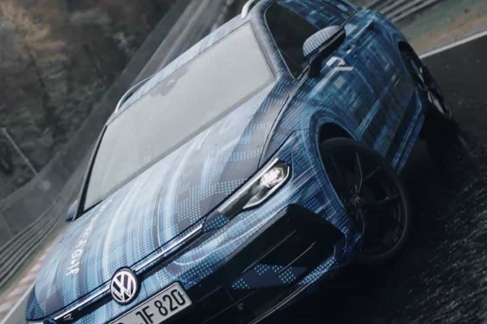 https://autogreeknews.gr/wp-content/uploads/2024/05/2025-vw-golf-r-teased-again-hopefully-it-won-t-tak-4.jpg