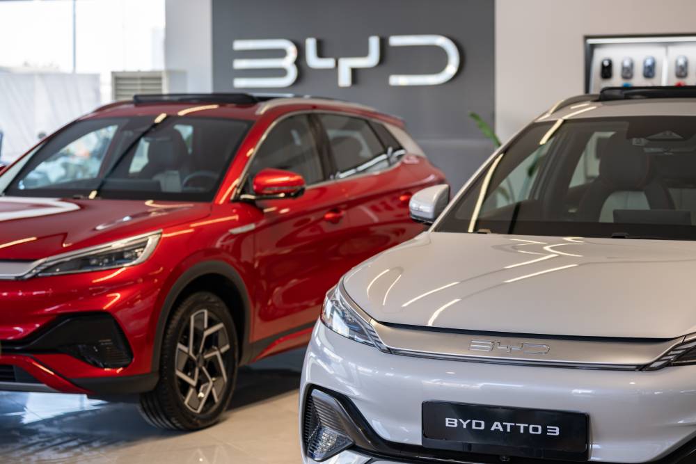 https://autogreeknews.gr/wp-content/uploads/2024/05/BYD_Dealership_Κηφισός-8.jpg