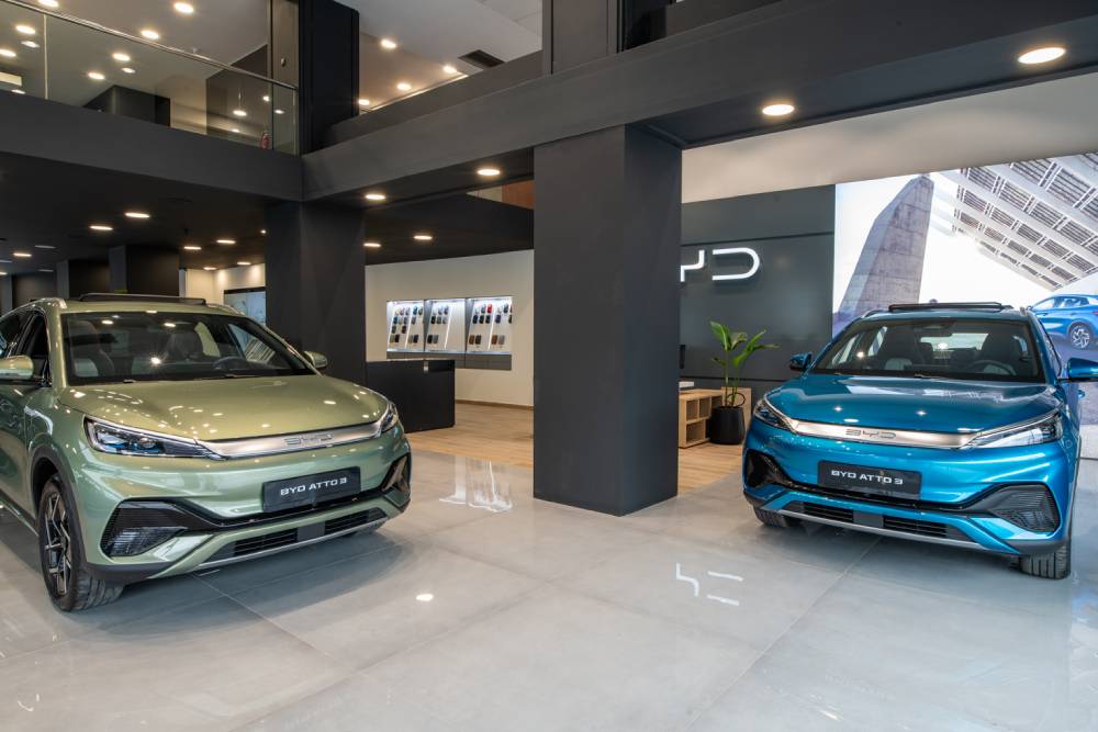 https://autogreeknews.gr/wp-content/uploads/2024/05/BYD_Dealership_Μαρούσι-13.jpg