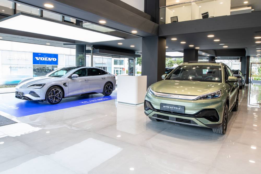 https://autogreeknews.gr/wp-content/uploads/2024/05/BYD_Dealership_Μαρούσι-14.jpg