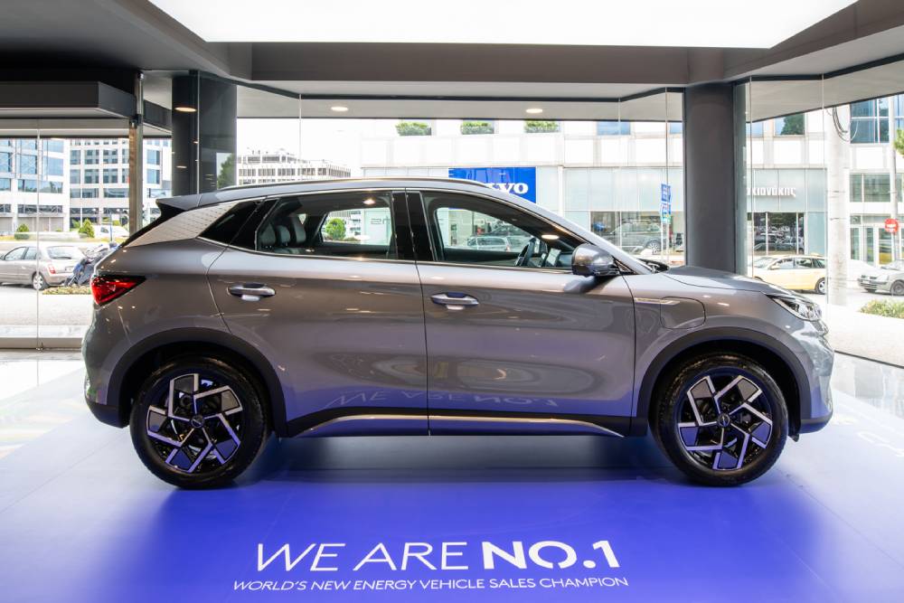 https://autogreeknews.gr/wp-content/uploads/2024/05/BYD_Dealership_Μαρούσι-5.jpg