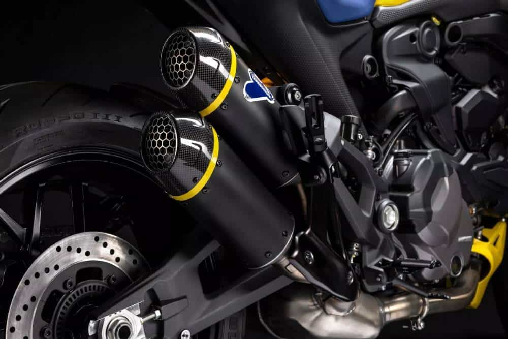 https://autogreeknews.gr/wp-content/uploads/2024/05/Ducati-Monster-Senna-516-39.jpg
