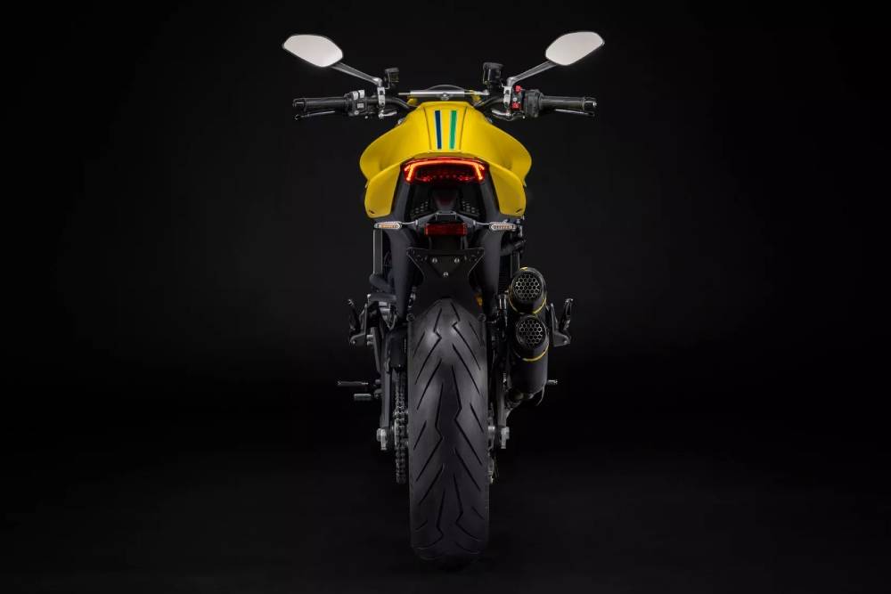 https://autogreeknews.gr/wp-content/uploads/2024/05/Ducati-Monster-Senna-516-8.jpg