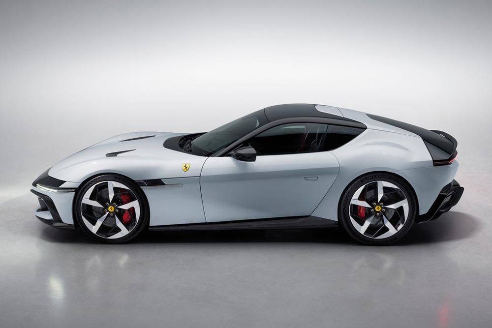 https://autogreeknews.gr/wp-content/uploads/2024/05/Ferrari-12Cilindri-17.jpg