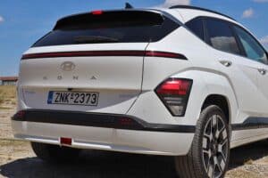 Hyundai-Kona-Electric-2024-(13)