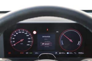 Hyundai-Kona-Electric-2024-(32)