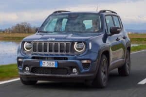 Jeep-Renegadee-hybrid-2024