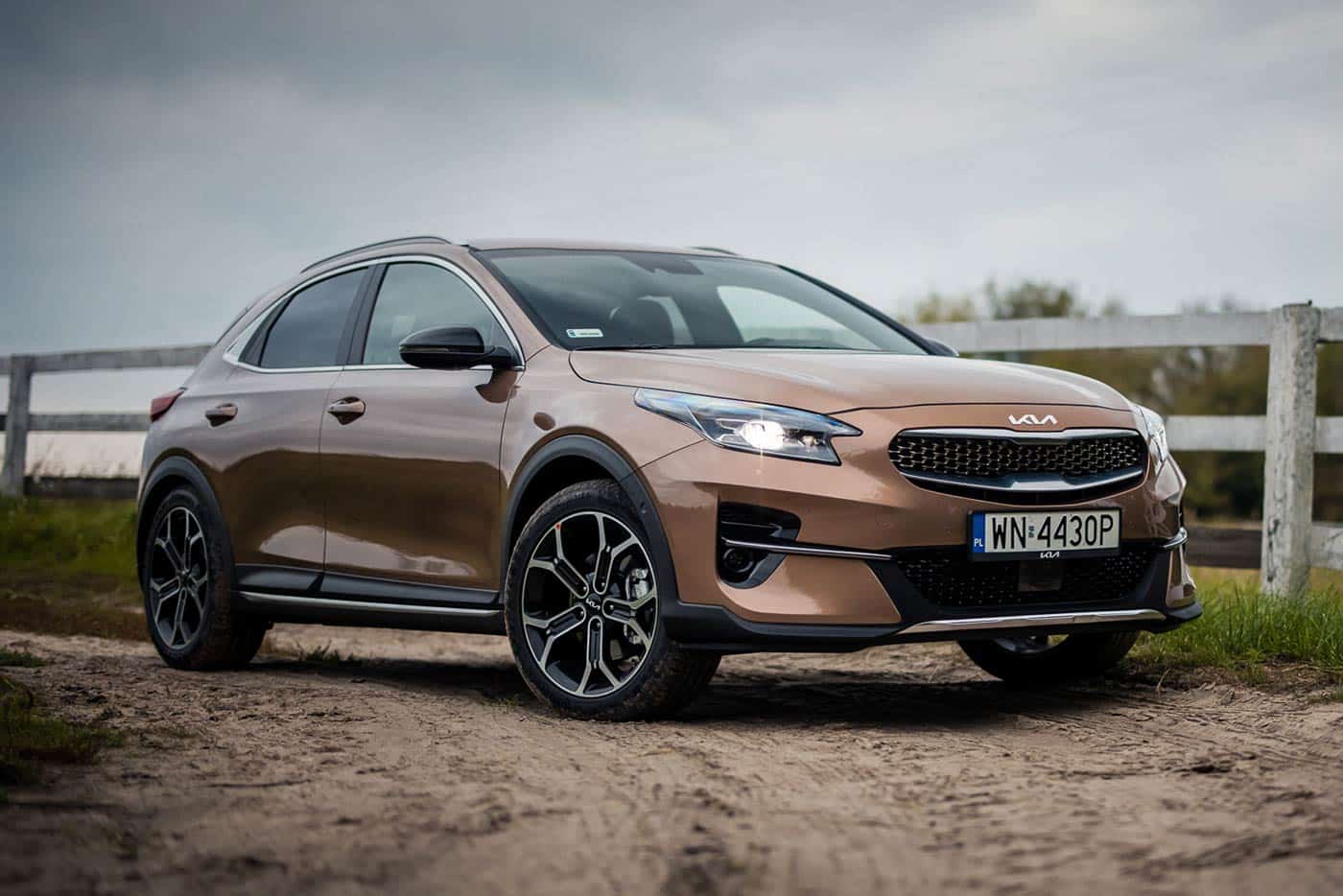 https://autogreeknews.gr/wp-content/uploads/2024/05/Kia-XCeed-static.jpg