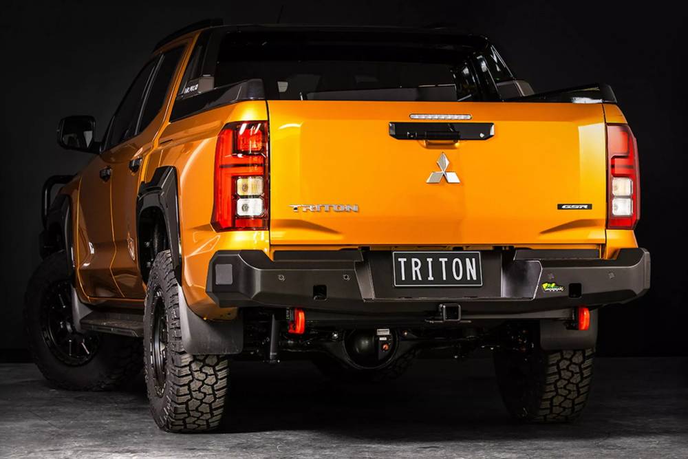 https://autogreeknews.gr/wp-content/uploads/2024/05/Mitsubishi-Triton-Rear-Protection-Ironman-4x4-1-20.jpg