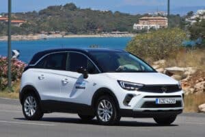 Opel-Crossland-strofi