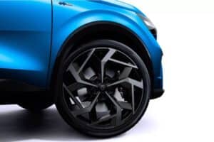 RENAULT-RAFALE-E-TECH-4X4-300-HP-00005-2048×1152