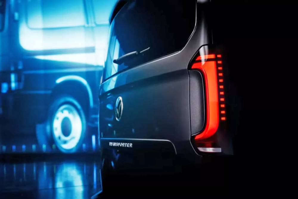 https://autogreeknews.gr/wp-content/uploads/2024/05/VW-Transporter-Teaser-4-2048x1152-1.jpg