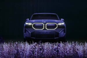 bmw-xm-mystique-allure-by-naomi-campbell (3)