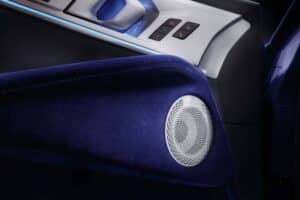 bmw-xm-mystique-allure-by-naomi-campbell (8)