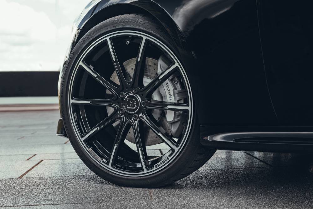 https://autogreeknews.gr/wp-content/uploads/2024/05/brabus-touches-the-new-mercedes-e-class-with-the-c-7.jpg