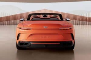 coachbuilt-by-mulliner-the-bentley-batur-convertib (2)