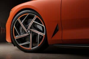 coachbuilt-by-mulliner-the-bentley-batur-convertib (5)