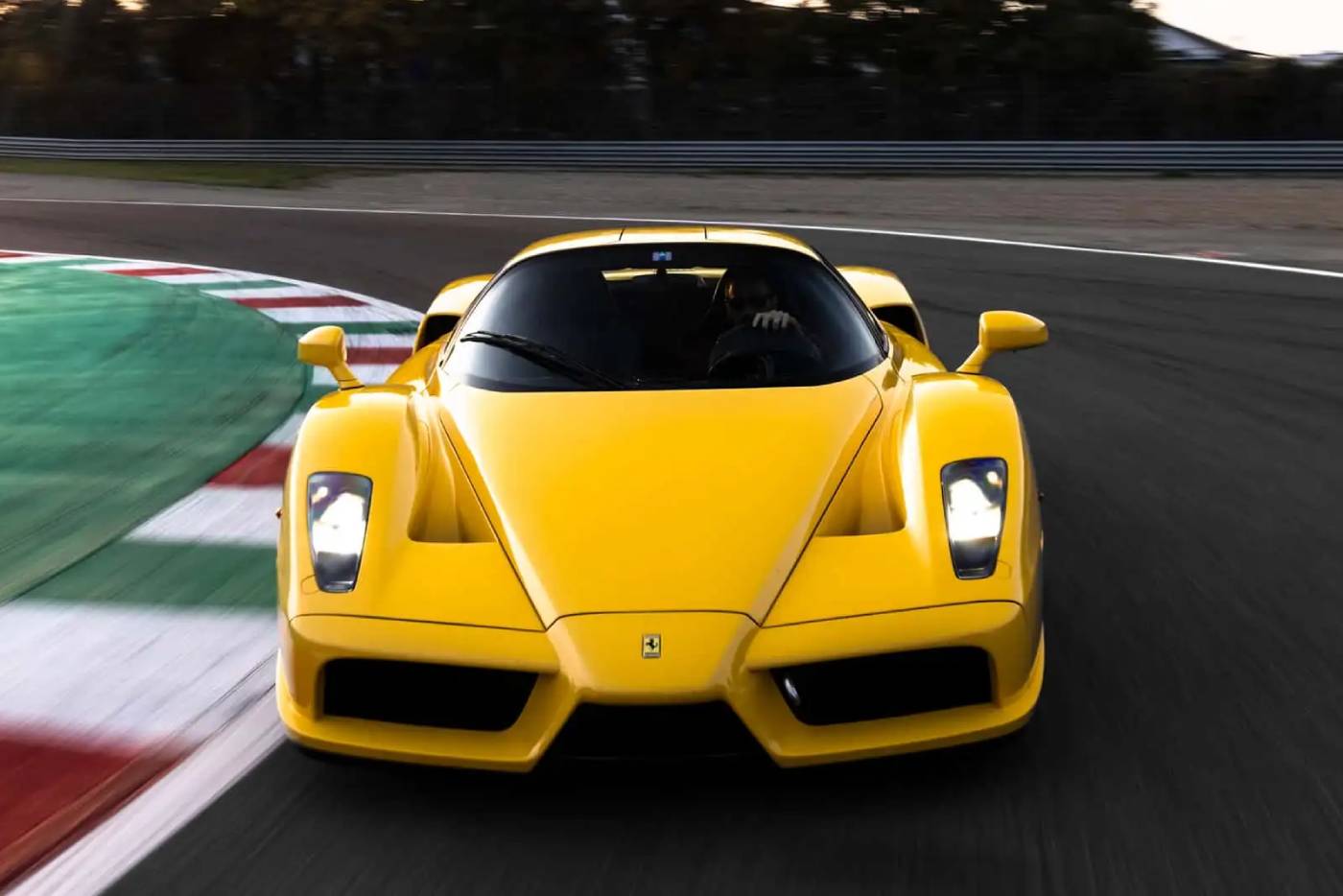 https://autogreeknews.gr/wp-content/uploads/2024/05/ferrari-enzo.jpg