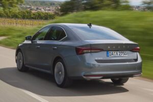 skoda-launches-refreshed-octavia-says-best-seller- (5)