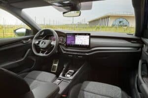 skoda-launches-refreshed-octavia-says-best-seller- (8)