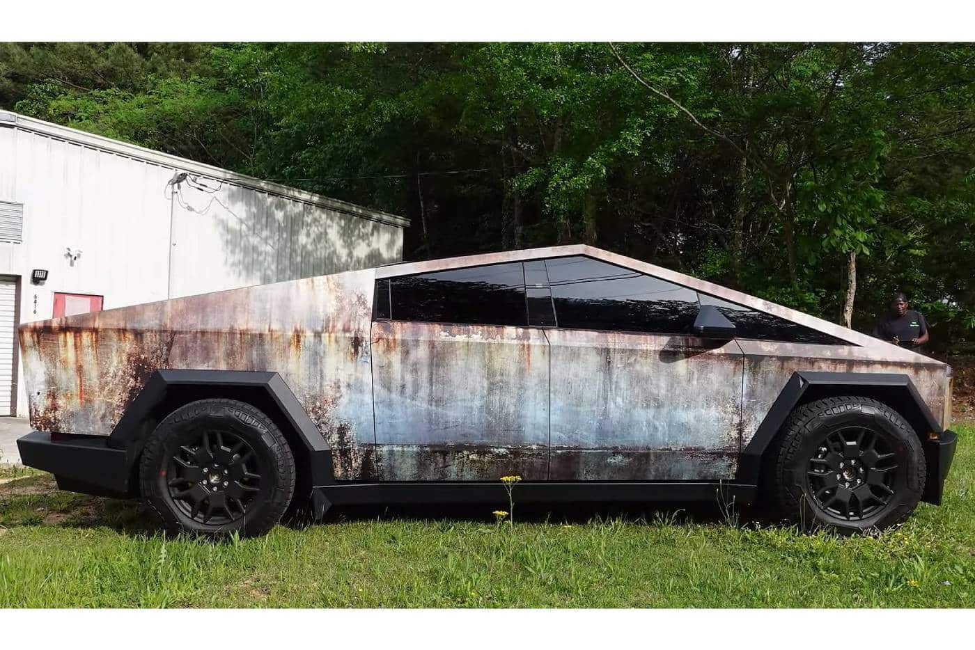 https://autogreeknews.gr/wp-content/uploads/2024/05/tesla-cybertruck-gets-rusty-wrap-looks-like-a-barn.jpg
