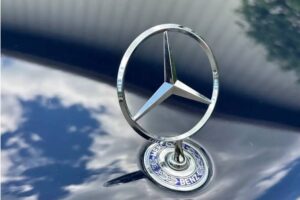 1995-Mercedes-Benz-E300-Diesel-050