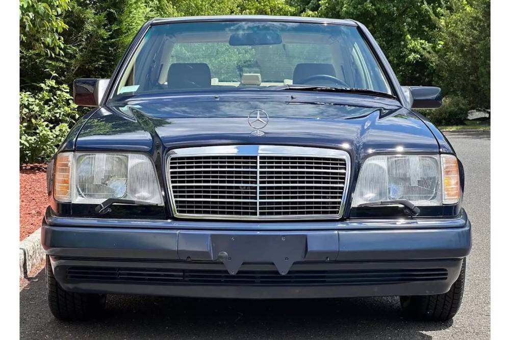 https://autogreeknews.gr/wp-content/uploads/2024/06/1995-Mercedes-Benz-E300-Diesel-064.jpg