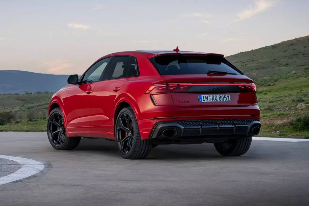 https://autogreeknews.gr/wp-content/uploads/2024/06/2025-Audi-RS-Q8-35.jpg