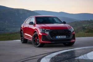 2025-Audi-RS-Q8-37