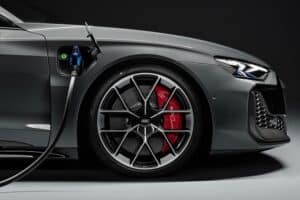 Audi-RS-e-tron-GT-(3)