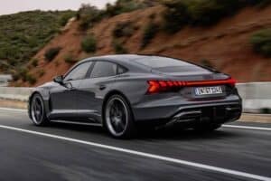 Audi-RS-e-tron-GT-(8a)