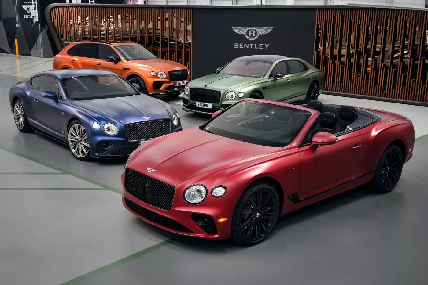 https://autogreeknews.gr/wp-content/uploads/2024/06/Bentley-Satin-Paint-1.jpg