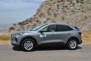 Ford-Kuga-Hybrid-2024-(12)