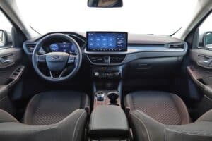 Ford-Kuga-Hybrid-2024-(21)