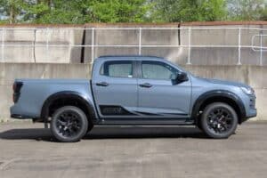 Isuzu-D-Max-Steel-Edition-UK-5-2048×1536
