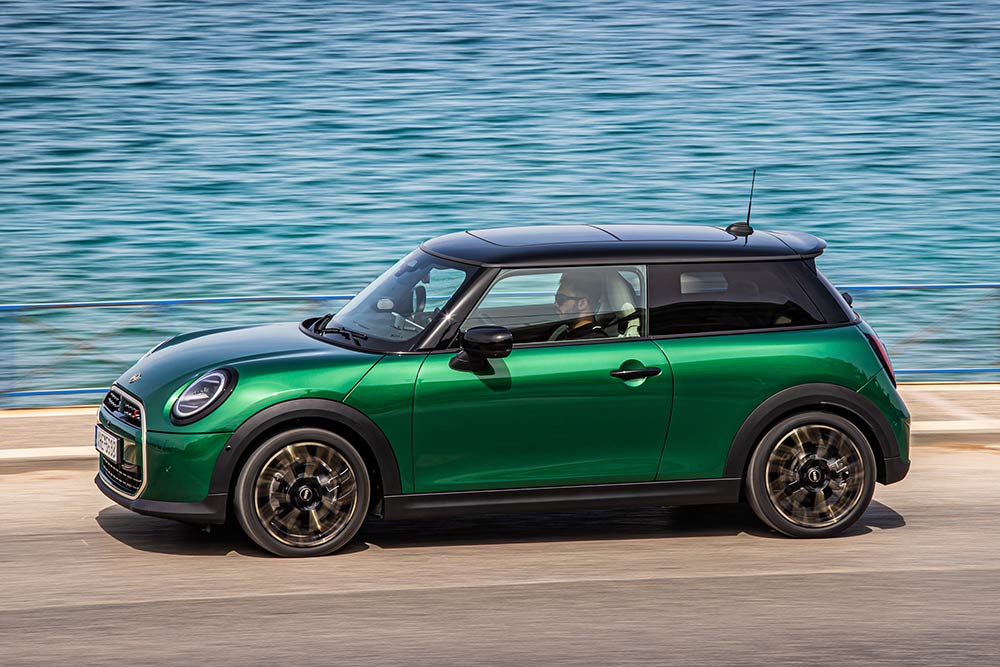 https://autogreeknews.gr/wp-content/uploads/2024/06/MINI-Cooper-S-2024-8.jpg