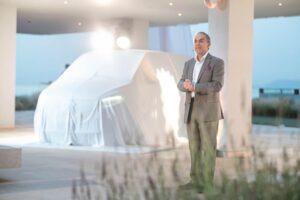 Mercedes-V-Class-EQV-Greece-(1)