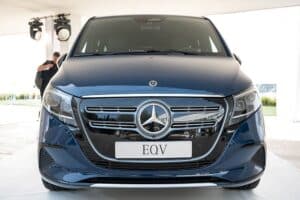 Mercedes-V-Class-EQV-Greece-(10)
