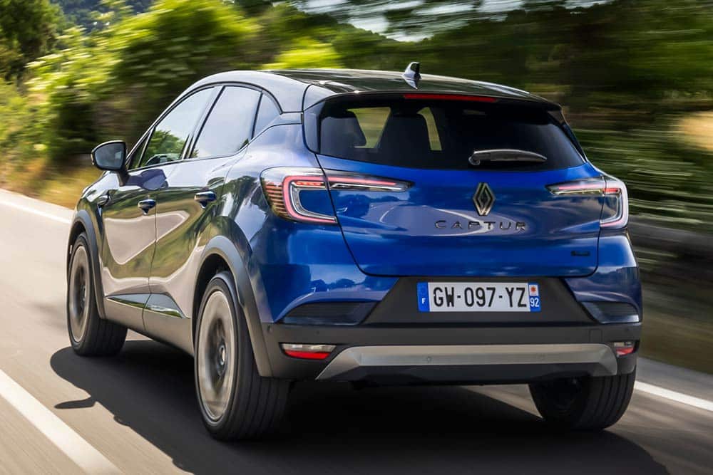 https://autogreeknews.gr/wp-content/uploads/2024/06/New-Renault-Captur-E-Tech-full-hybrid-145-Esprit-Alpine-Iron-Blue.jpg