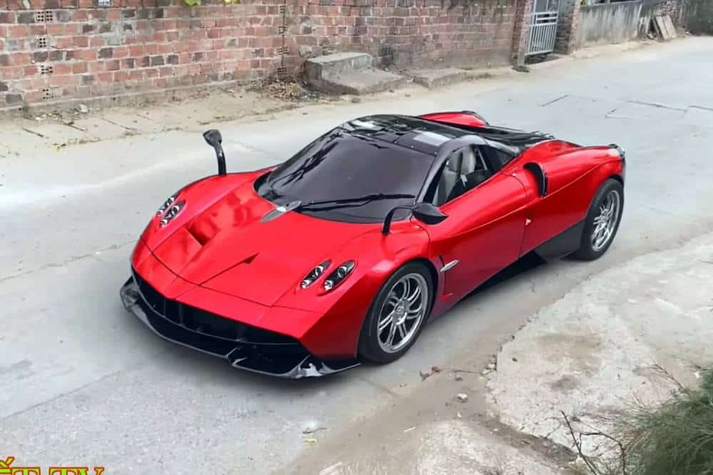 https://autogreeknews.gr/wp-content/uploads/2024/06/Pagani-Replica-Daewoo9-2048x1152-1.jpg