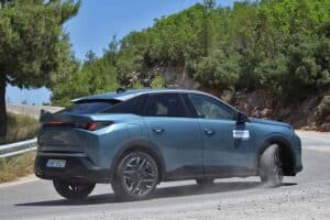 Peugeot-3008-1.2-Hybrid-2024-(13)