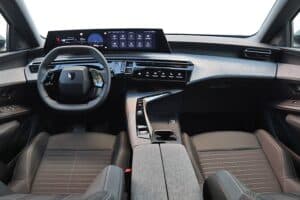 Peugeot-3008-1.2-Hybrid-2024-(15)